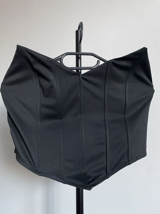 Gorsecik czarny krótki