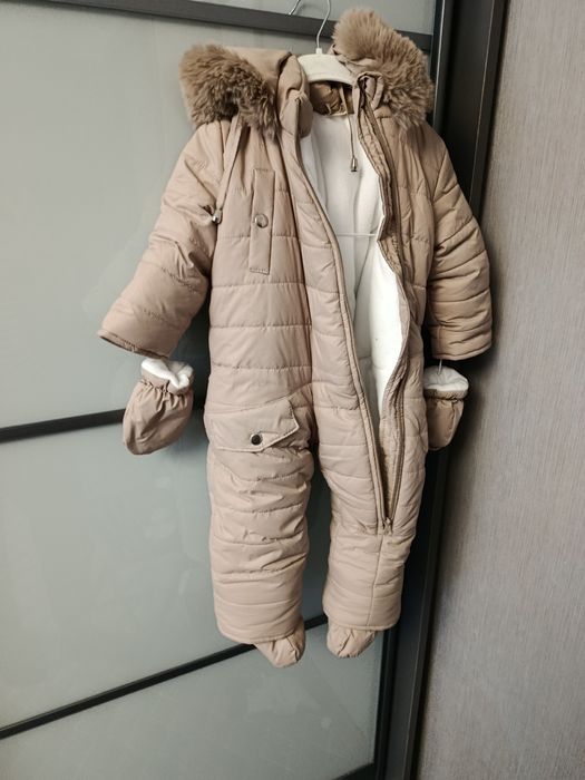 Комбінезон для дівчинки 9-12 місяців. Стан нового