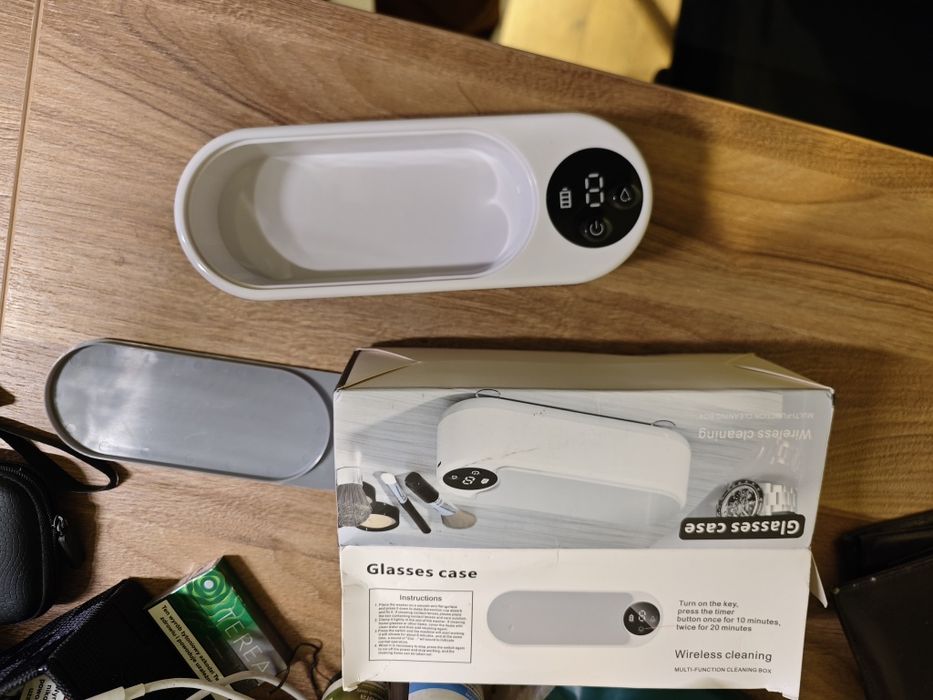 Wodne czyszczenie okularów