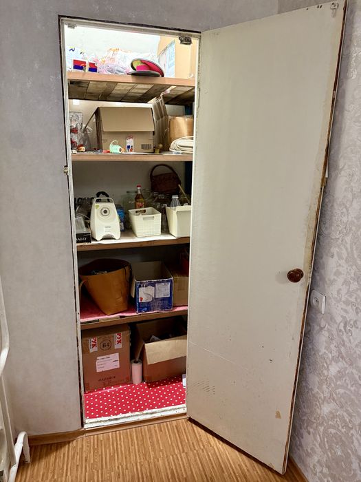 Продам 4х комнатную квартиру, л/б, 4 мкрн. А