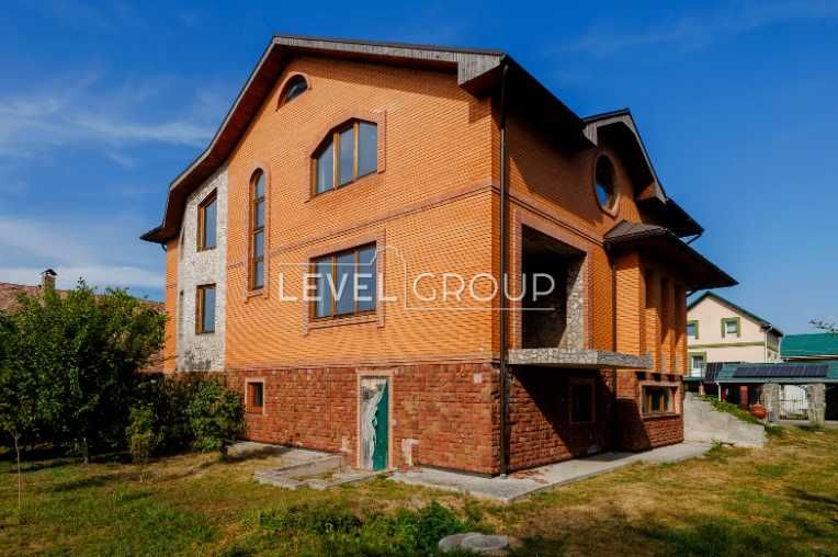 Продаж будинку 457м2, с. Романків, Київська обл.