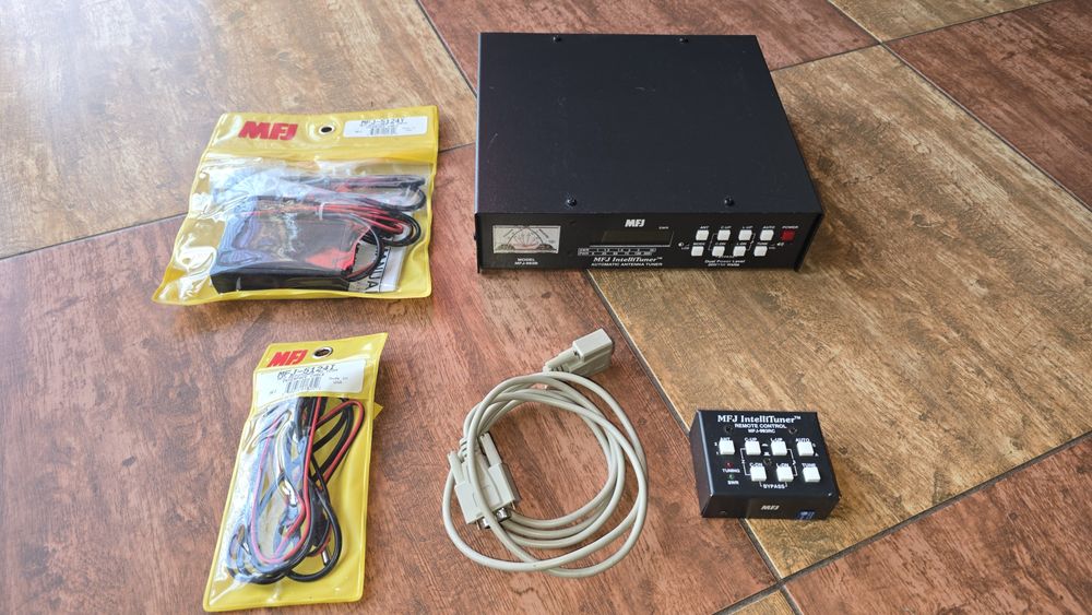 skrzynka ATU MFJ-993B + akcesoria