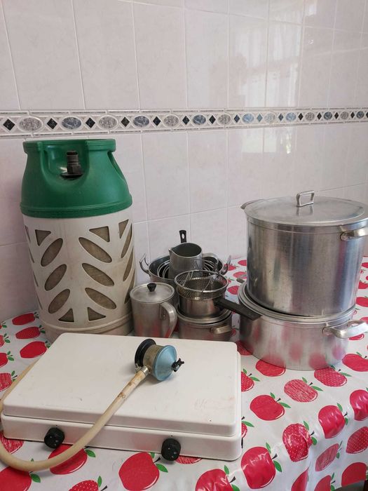 Conjunto Fogão a gás, botija butano 12kg cheia, panelas e utensílios