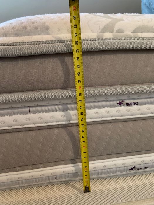 Sommier c arrumação e colchão XXL 200*220 (como novo)