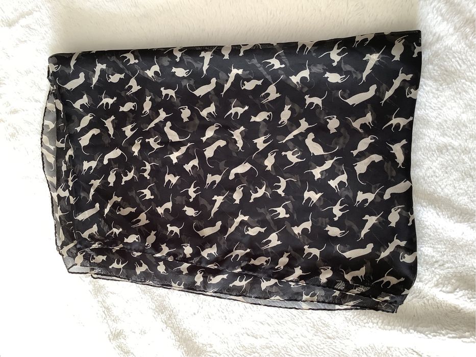 Nowa chustka czarna szal w koty