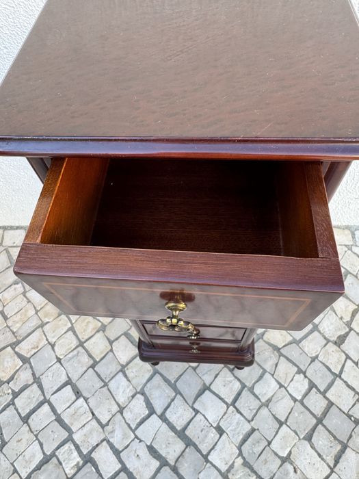 Móvel com 6 gavetas