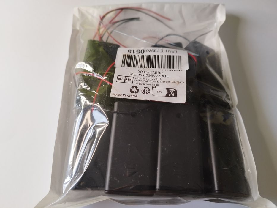Koszyk na baterie 2xAA (R6 1.5V)