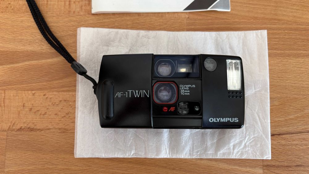 Olympus AF-1 Twin Aparat analogowy Point and Shoot, Małpka na film