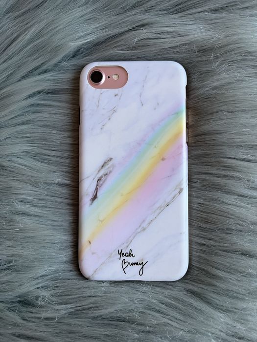 4 etui na iPhone 7 (marmur, makaroniki, beżowy i z reniferem)
