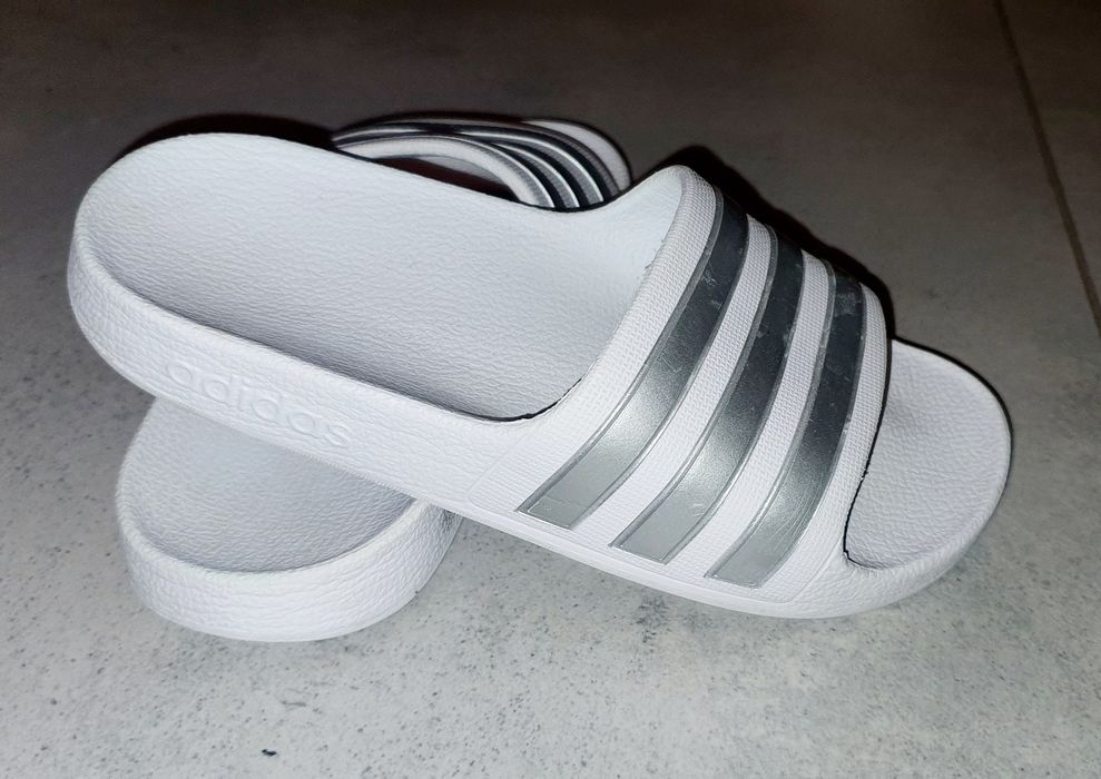 Adidas klapki basenowe kapcie dziecięce
