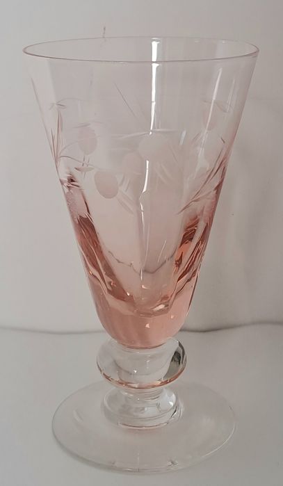 6 Copos Vintage com Pé  - vidro lapidado