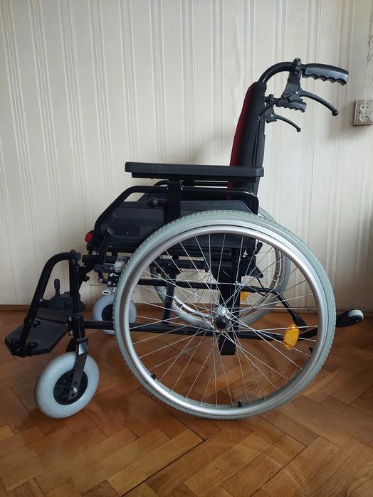 Wózek inwalidzki Vitea Care Cameleon skladany , dla seniora