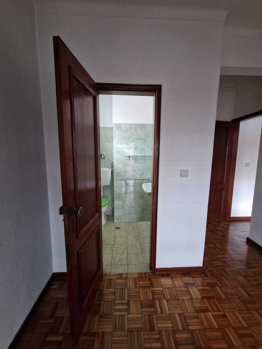 Vende-se Apartamento T2 em Seia