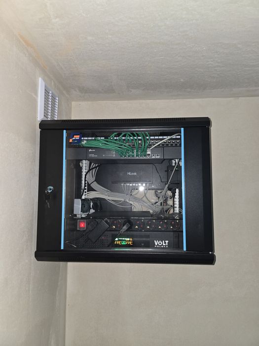 Montaż: Monitoring/Alarm/Internet/Wideodomofony/Szafy rack