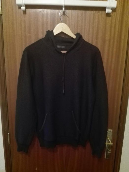 Camisolas NIKE (tam. M) e ZARA (tam. L)