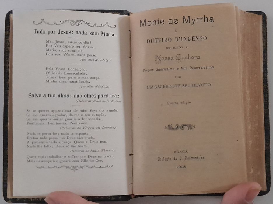 Livros muito antigos