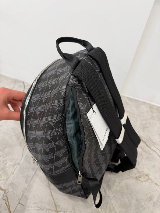 Рюкзак / Ранець від бренду Lacoste