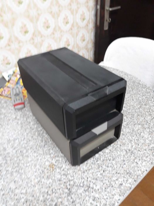 Dois arquivadores para casstes video vhs