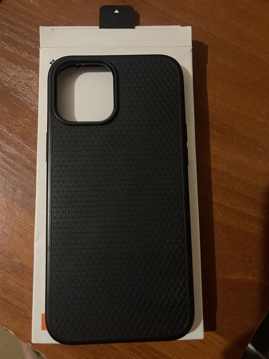 Продам чехлы на iPhone 12 Pro Max.