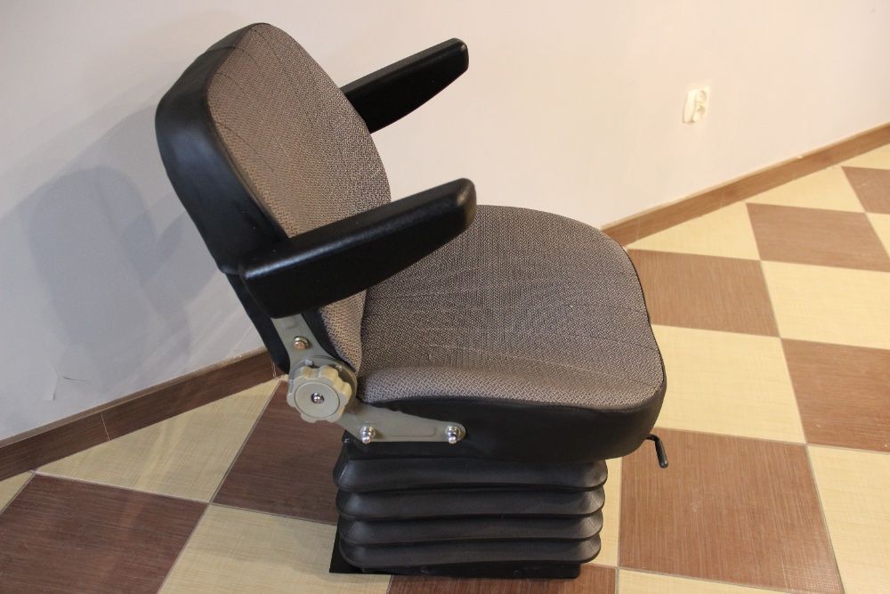 Siedzenie fotel MTZ Belarus C-385 C 385 podłokietnik OKAZJA