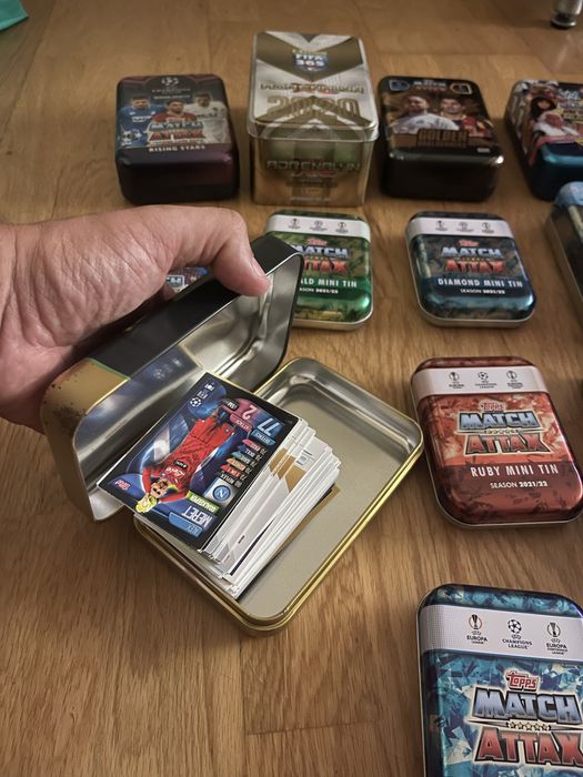 Vendo cartas Match Attax originais com latas