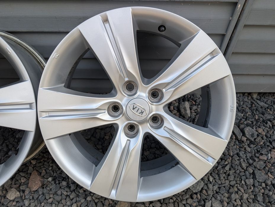 Комплект оригінальних титанових дисків Kia 5/114.3 R17 5*114.3 17 ET35
