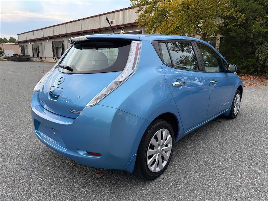 Nissan LEAF S      2014