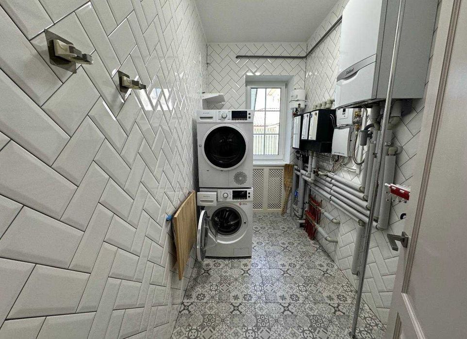 два дома по цене одного!!! Совиньон, бассейн