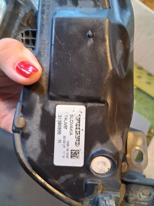 prawy halogen volvo xc90