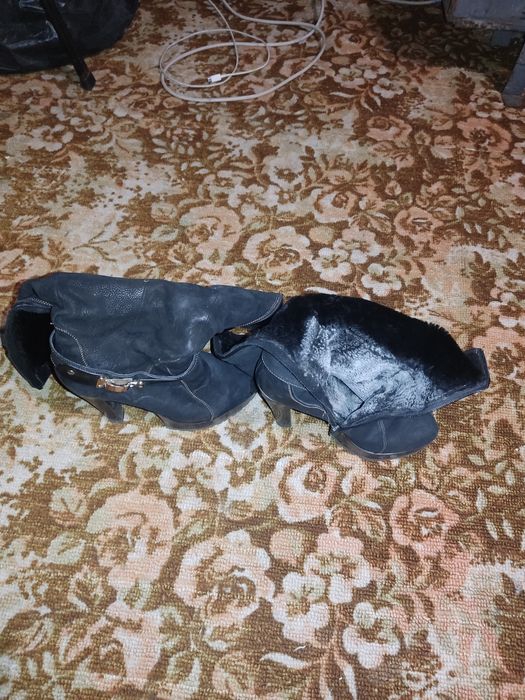 Зимові ботінкі жіночі