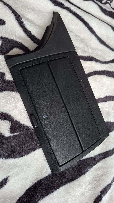 Freelander 1 Cup Holder.