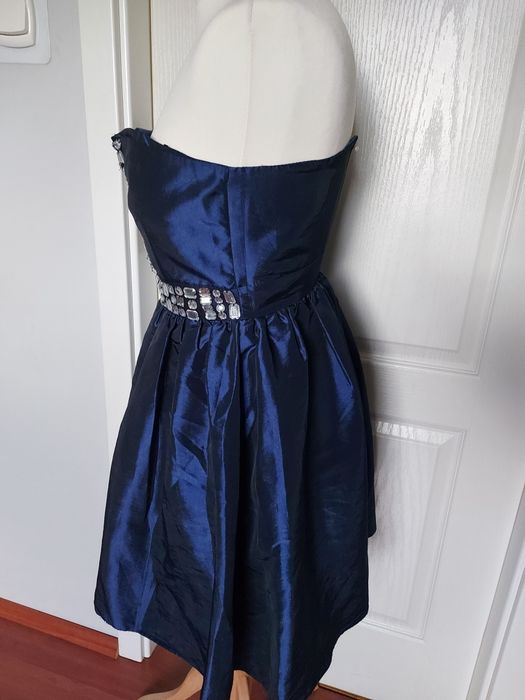 Sukienka z kryształkami r36