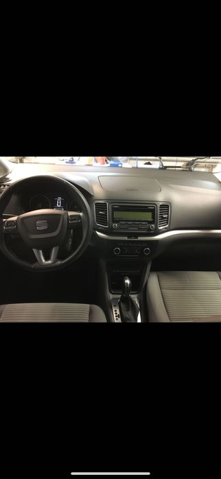 Seat Alhambra  мінівен