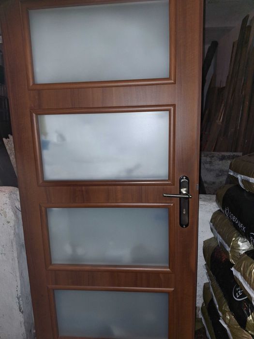 Drzwi pokojowe 80 z szybami i bez  prawe i lewe