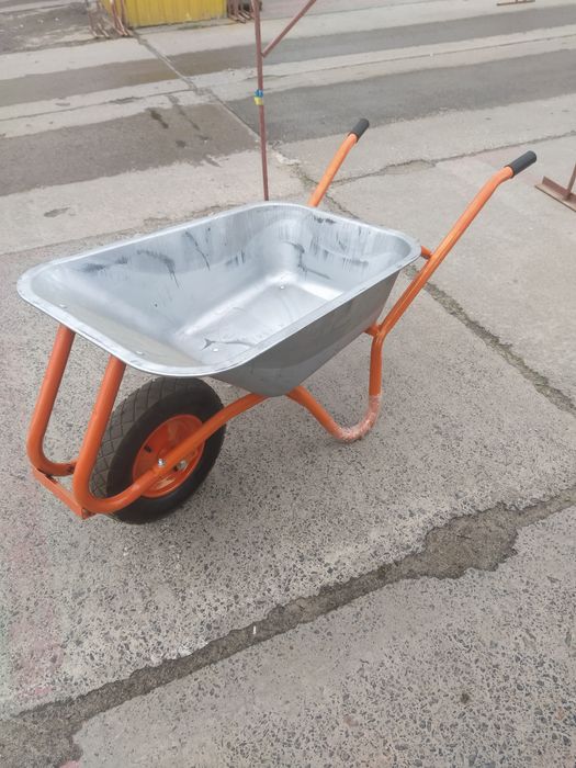 Тачка садово-строительная.