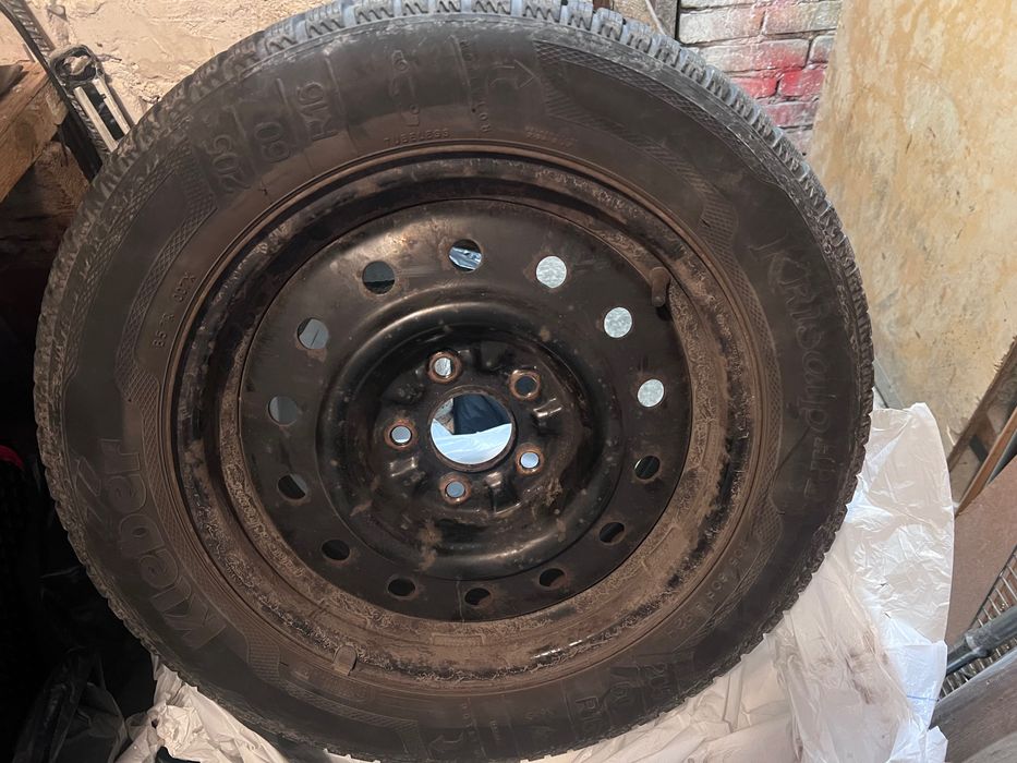 Sprzedam opony do samochodu