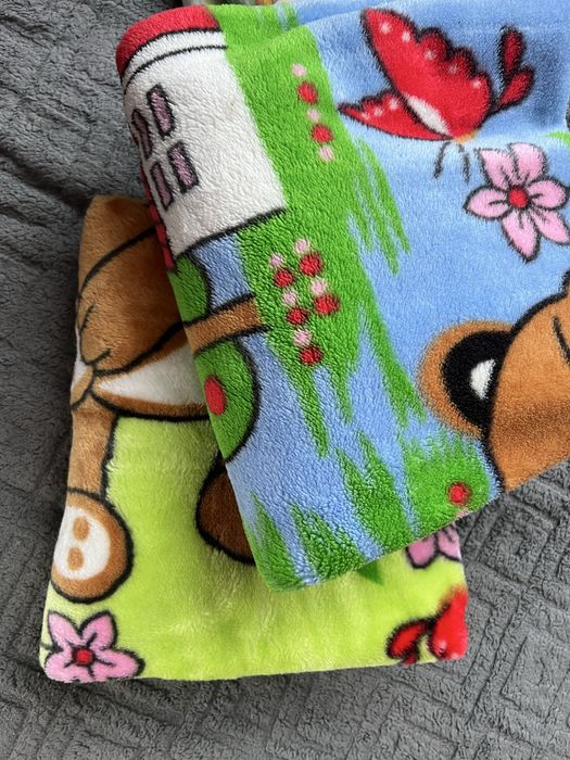 Постільна білизна та пледи