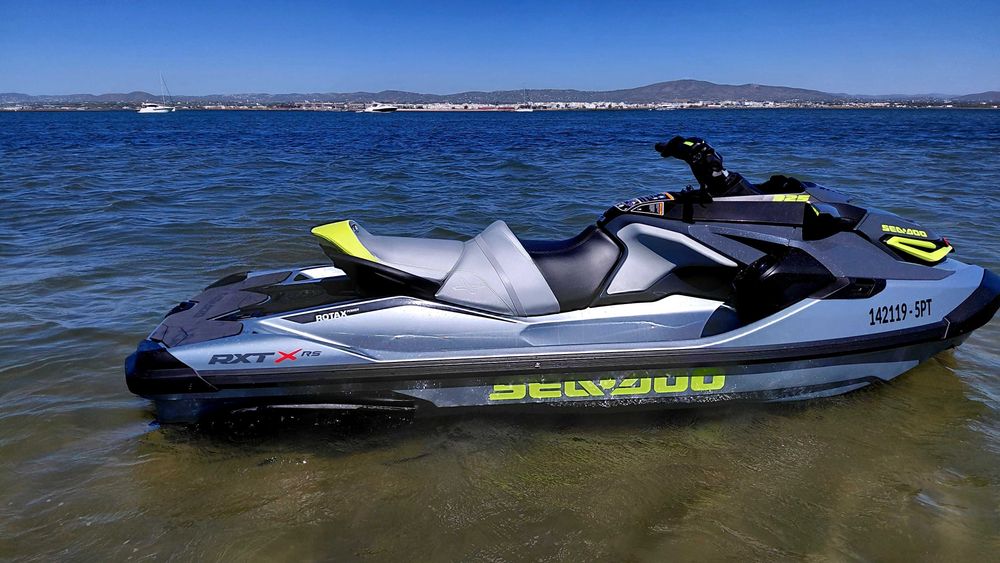 Moto de água seadoo RXT325RS