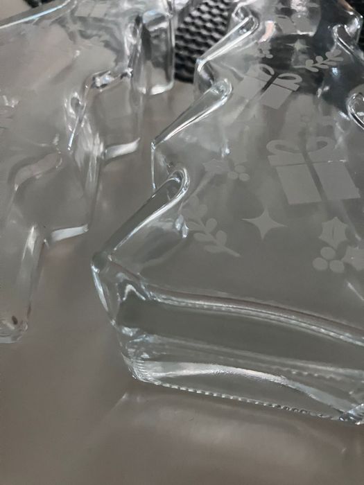 Szklane butelki w kształcie choinki. Nowe. 2 sztuki