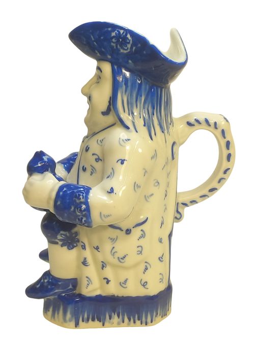 Jarro em bom estado.