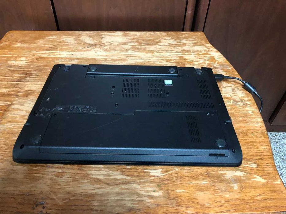 Lenovo ThinkPad E570 15.6" i5-6200U 8gb 500gb акб 89%