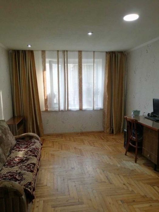 Продам 1 кімнатну гостинку, 10 хвилин Метро Салтівська 7500