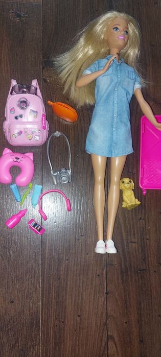 Lalka Barbie podróżniczka plus akcesoria