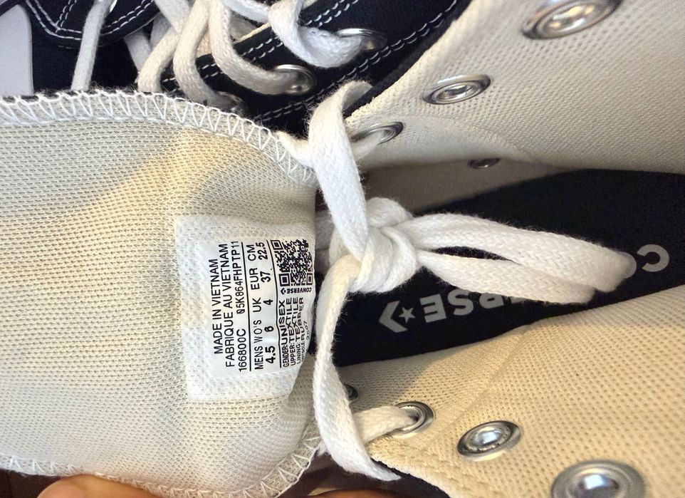 Converse Preto nova com etiqueta