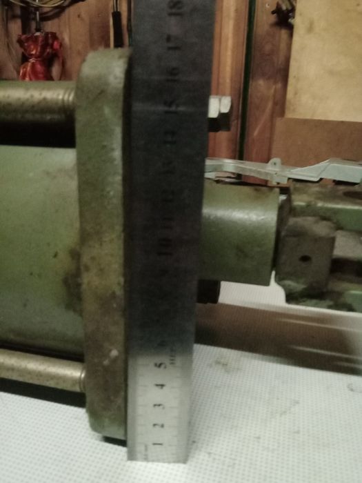 Пневмоцилиндр б/у