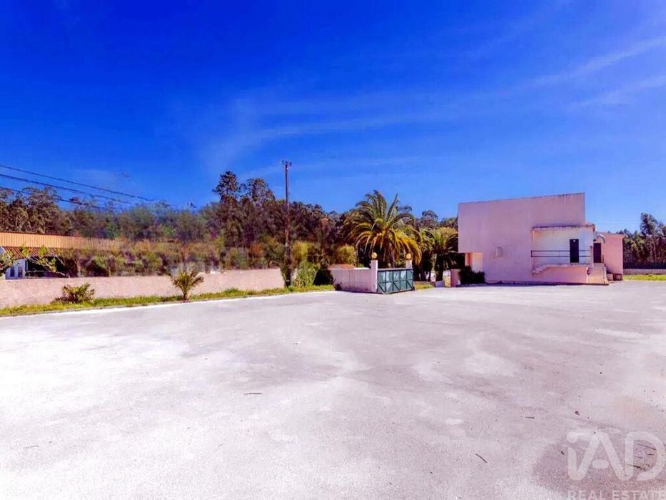 Prédio em Esgueira de 520,00 m2