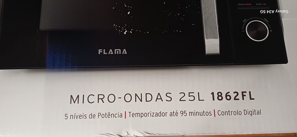 Microondas Flama com gril 25litros quase novo