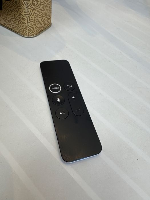 Apple tv пульт новий