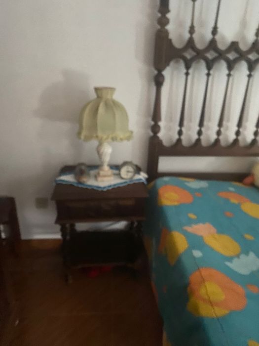 Cama madeira com colchão
