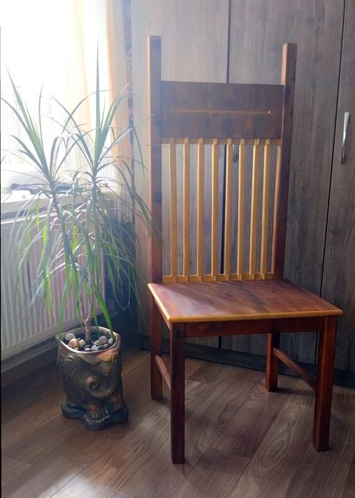 Крісло з натурального дерева